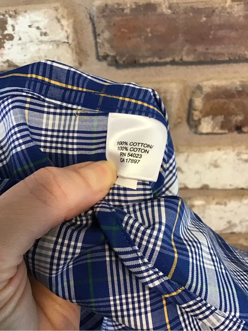 Banana Republic Men's Non-Iron Blue and White Plaid Button-Down Shirt M